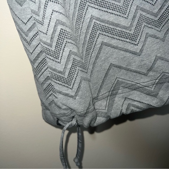 Merrell Women’s Wet Wicking Relaxed Fit Gray Chevron Print Tank Top Size Small - Picture 6 of 9